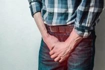 Thức dậy, quý ông tá hỏa mất “của quý”, té ngửa lý do...