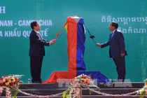 Thủ tướng Việt Nam - Campuchia dự lễ khánh thành cột mốc 30