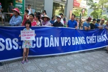 Hơn 400 hộ dân chung cư VP3 mất nước giữa nắng nóng 40 độ