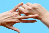 Chỉ với những cách nắm tay này, ai cũng bất ngờ với công dụng