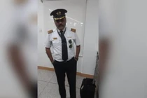 Muốn lên máy bay nhanh, người đàn ông làm chuyện không ngờ 