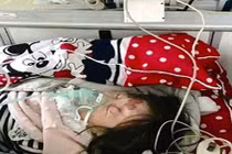 Mẹ kế đánh con chồng 3 tuổi bất tỉnh vì làm bẩn quần áo