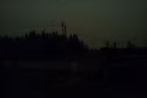 8h sáng, người dân hoảng loạn thấy trời tối đen như mực