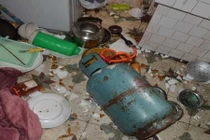 Gái trẻ tức tối phóng hỏa đốt nhà, thì ra vì lý do "củ chuối" này