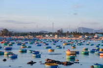 Ngỡ ngàng vẻ đẹp của làng chài mũi La Gàn nhìn từ trên cao