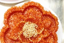 Cách nấu xôi gấc lên màu đẹp, thơm dẻo cúng Tất niên