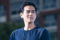 Vẻ điển trai của nam thần 6 múi vướng scandal tranh chỗ Lý Băng Băng