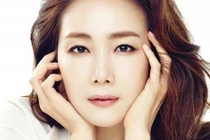 Diễn viên “Bản tình ca mùa đông” Choi Ji Woo lên xe hoa ở tuổi 43