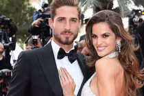 Chân dung siêu mẫu đính hôn với cầu thủ World Cup Kevin Trapp 