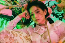 Fan quốc tế nói gì về MV “Mời anh vào team em” của Chi Pu?