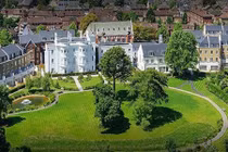 Với hơn 42 tỷ, người Việt có thể sở hữu nhà bên bờ sông Thames 