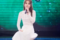 Nam Em tuyên bố vẫn hát sau scandal tình cảm với Trường Giang