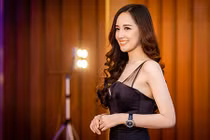 Mai Phương Thúy khoe đồng hồ 1,8 tỷ mới tậu
