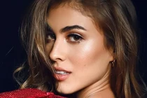 Nhan sắc mê hoặc của HH Colombia bị nghi kỳ thị người chuyển giới