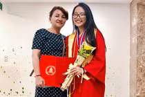 Từng bị nghi bỏ bê học hành, Phương Mỹ Chi tốt nghiệp loại giỏi