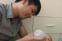 Mẹ trẻ tâm sự về chồng "soái ca" chăm sóc vợ ở cữ khiến chị em xuýt xoa