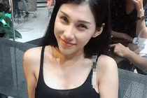 Ca sĩ Ivy Trần gợi cảm hút mắt trước khi bị nổ túi ngực