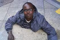 Những pha mắc kẹt “chết cười” của con người 