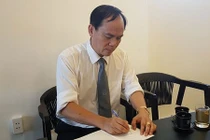 Cụ ông tuổi 80 nằng nặc đòi ly hôn vì nghi vợ ngoại tình 