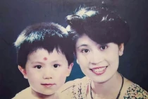 Bốn người thoát chết trên chiếc xe con nằm ngang đường cao tốc