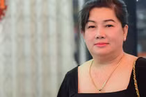 Bà Dung Bình Dương khuyên Cát Phượng đừng khóc giả tạo