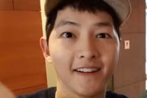 Ngỡ ngàng trước hình ảnh béo lên trông thấy của Song Joong Ki 