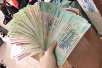 Trời trở rét, chủ shop hàng thùng thu về 35 triệu đồng/ngày