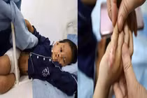 Cậu bé 7 tuổi bị mẹ kế đổ nước sôi lên người trừng phạt