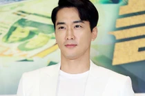 Vẻ điển trai ngời ngời của tài tử Song Seung Hun ở tuổi 42