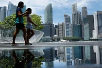 Thu ngân sách tăng gấp 5, Singapore "lì xì" toàn dân