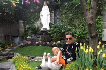 Đàm Vĩnh Hưng cất giấu gì phía sau cánh cửa căn biệt thự 60 tỷ 