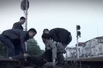 “Quỳnh búp bê“: Quỳnh bị Vũ theo dõi, Cảnh có khả năng trở lại?