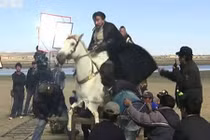 Phì cười hậu trường những màn cưỡi ngựa hoành tráng trên phim