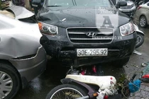 Video: Nữ tài xế bất cẩn đâm xe sau còn hỏi 'Anh đi kiểu gì thế?'