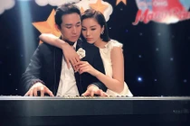 Hot Face sao Việt 24h: Hoa hậu Kỳ Duyên tình tứ bên Hứa Vĩ Văn