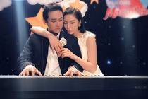 Hot Face sao Việt 24h: Hoa hậu Kỳ Duyên tình tứ bên Hứa Vĩ Văn