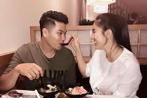 Hot Face sao Việt: Lê Phương và chồng trẻ tình cảm như lúc mới yêu