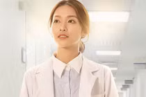 Đóng chính phim “Hậu duệ mặt trời”, Khả Ngân bị dân mạng phản đối