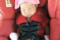 Ngắm con gái chưa đầy tháng tuổi đáng yêu của “búp bê” Thanh Thảo