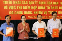 Giảm cả ngàn lãnh đạo cấp TƯ, gần vạn quản lý địa phương