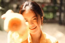 Ly hôn thì có làm sao, Phạm Quỳnh Anh vẫn đẹp rực rỡ và kiêu hãnh