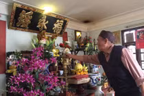 Dùng loại nước này để lau dọn bàn thờ gia tăng tài lộc