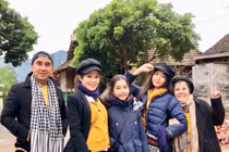 "MC triệu đô” Quyền Linh đăng ảnh du lịch khoe con gái chân dài