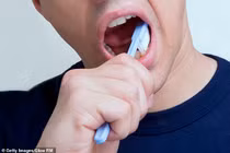 Quý ông tăng nguy cơ bất lực gấp 3 lần vì thói quen nguy hiểm này