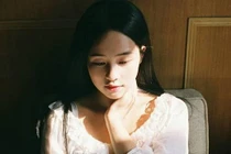 Định ngoại tình để dọa chồng, ai ngờ bồ trẻ quấn như sam