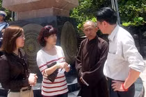 Tiếng chuông chùa nơi đầu sóng ngọn gió