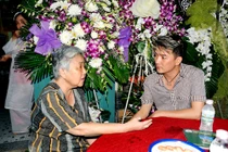 Nghệ sĩ thương tiếc viếng nhạc sĩ Thanh Sơn