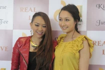 Con gái Mỹ Linh thân thiết với Kimmese