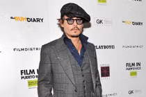 Johnny Depp: Biểu tượng thời trang của năm
