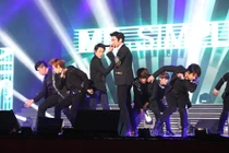 Bật mí chuyện hậu trường độc đáo của Music Bank